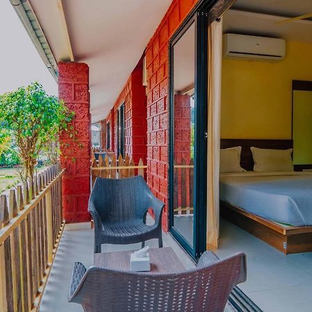 The Oak Woods Hotel Mahabaleshwar Bagian luar foto