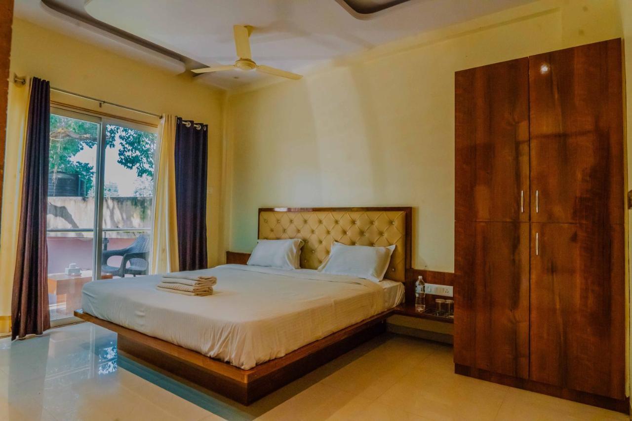The Oak Woods Hotel Mahabaleshwar Bagian luar foto