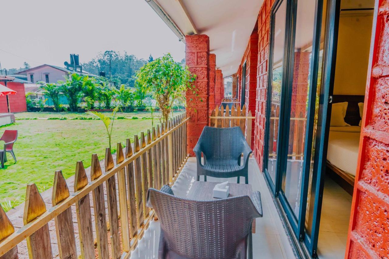 The Oak Woods Hotel Mahabaleshwar Bagian luar foto