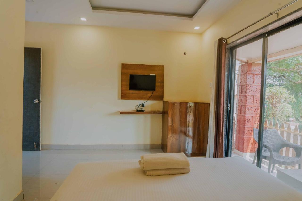 The Oak Woods Hotel Mahabaleshwar Bagian luar foto